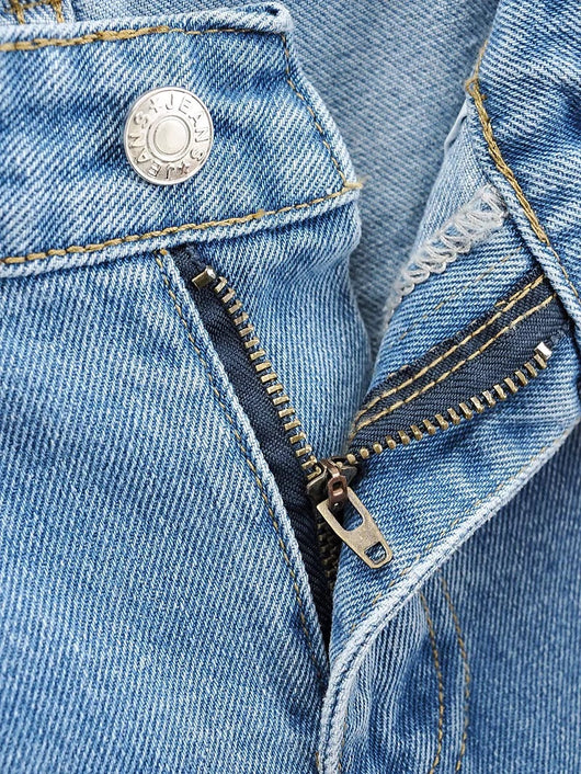 Jeans Azul Lavado Talle Alto Pierna Ancha con Bolsillos Decorados para Mujer - Image 2