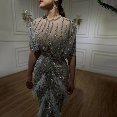 Vestido de Noche Elegante Slim Fit con Chal Pluma Plateado para Anfitriona - Image 13