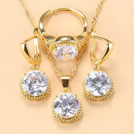 Juego de Joyería Tres Piezas con Zirconia Redonda - Anillo, Collar y Aretes - Image 3