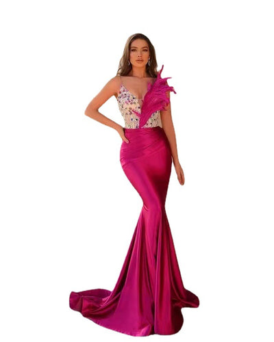 Vestido Ajustado con Detalles de Plumas y Cintura Alta - Image 6