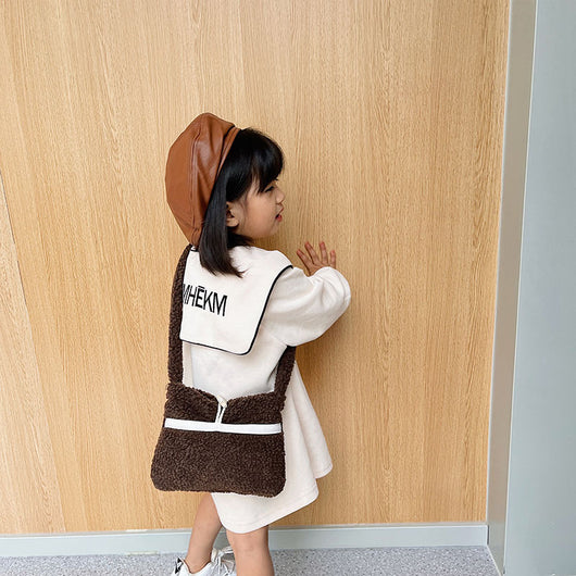 Bolsa Mensajera Infantil de Peluche Suave - Image 9