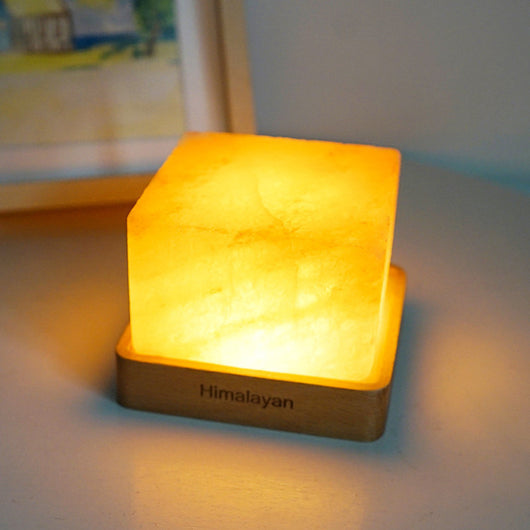 Lámpara de Sal Cristal con Base de Madera y LED Cuadrada - Image 7