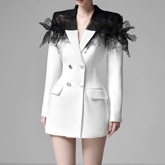 Vestido Sastre Ajustado con Diseño 3D y Cintura Marcada