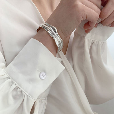 Pulsera de Plata Esterlina S925 con Textura Irregular y Cierre Ancho para Mujer - Image 4