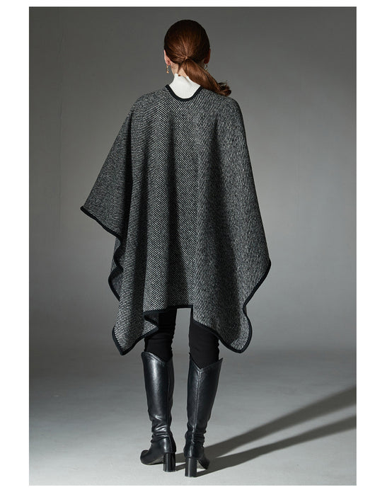 Chal Elegante Negro con Hebilla y Rayas - Image 17