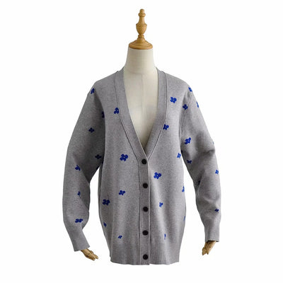 Cardigan Tejido con Bordado de Flores Gris y Azul - Image 4