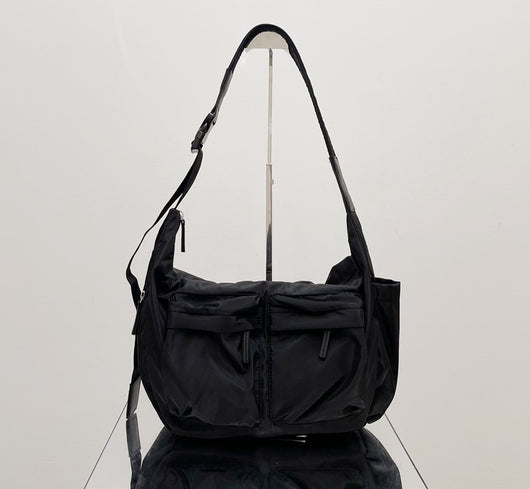 Bolso Crossbody Deportivo Minimalista - Image 4