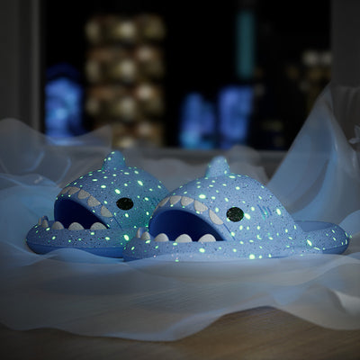 Pantuflas Tiburón con Luz Nocturna Diseño Noche Estrellada - Zapatillas de Casa para Parejas - Image 7