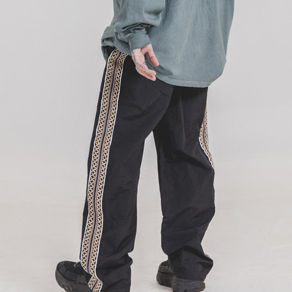Pantalones Rectos Clásicos con Detalles Bordados Laterales