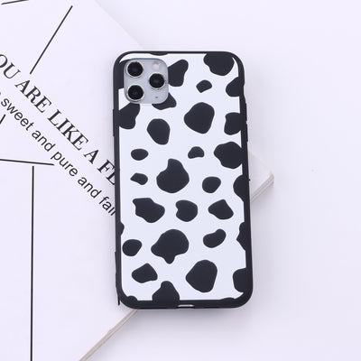 Funda Protectora Celular con Diseño de Manchas de Vaca - Image 11