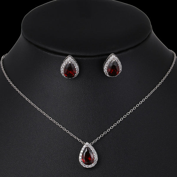 Conjunto de Aretes y Collar con Circonitas en Forma de Gota