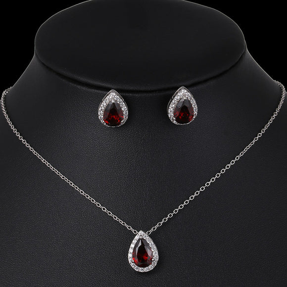 Conjunto de Aretes y Collar con Circonitas en Forma de Gota