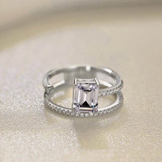 Anillo de Plata 925 con Zirconia Rectangular y Detalles Biselados - Image 4