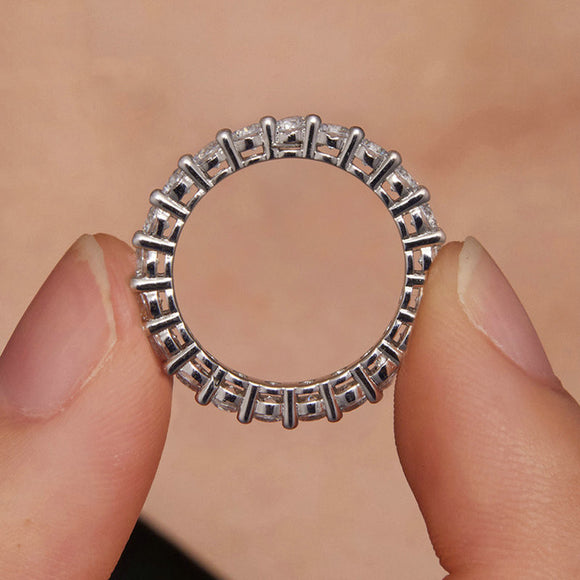 Anillo de Mosonita con Diamantes Brillantes Pareados