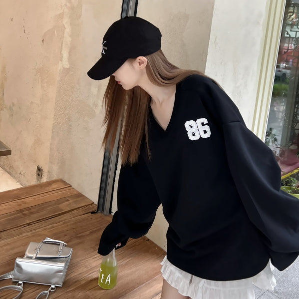 Playera de Cuello V con Bordado Digital para Mujer - Manga Larga
