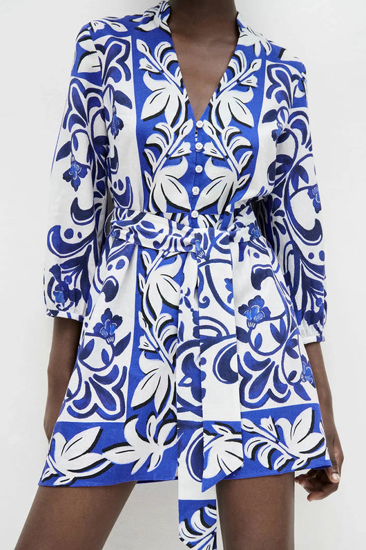 Vestido Camisero Azul y Blanco Porcelana con Solapa y Drapeado en Cintura - Image 10