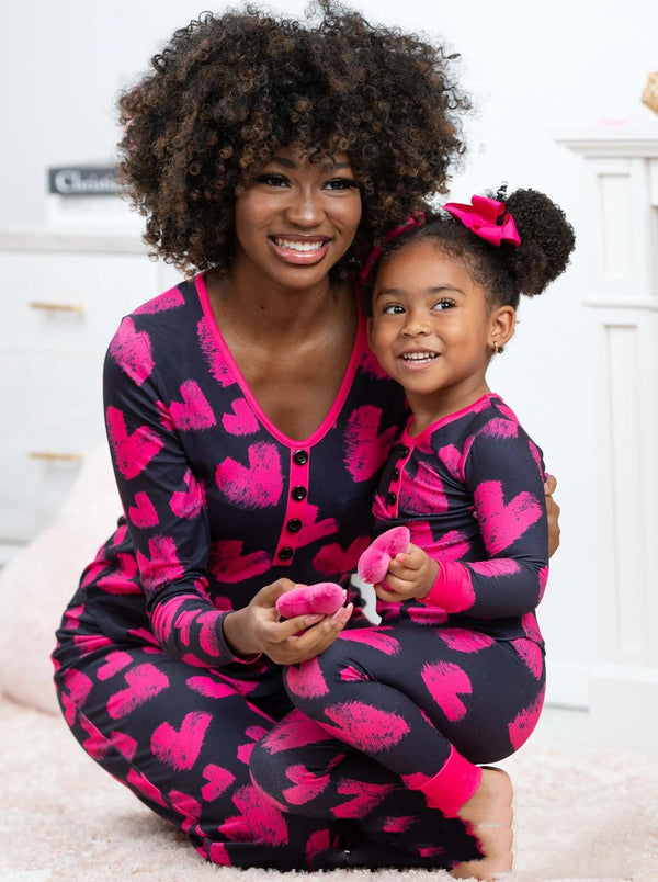 Pijamas Familiares Día de San Valentín con Estampado de Corazones
