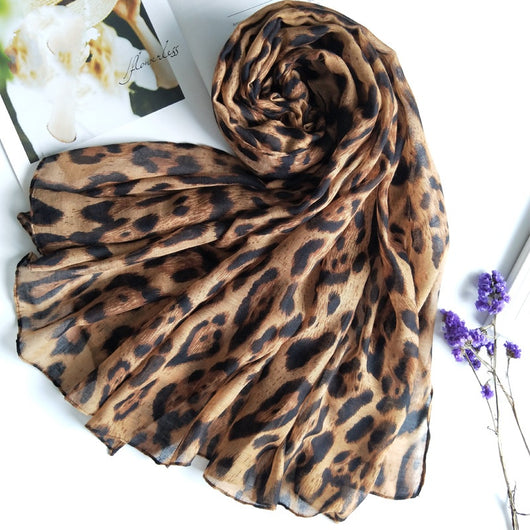 Pañuelo Estampado Leopardo Voile 90cm - Elegancia Versátil - Image 8