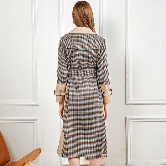 Gabardina Larga con Costuras a Cuadros y Cintura Ajustable - Image 10