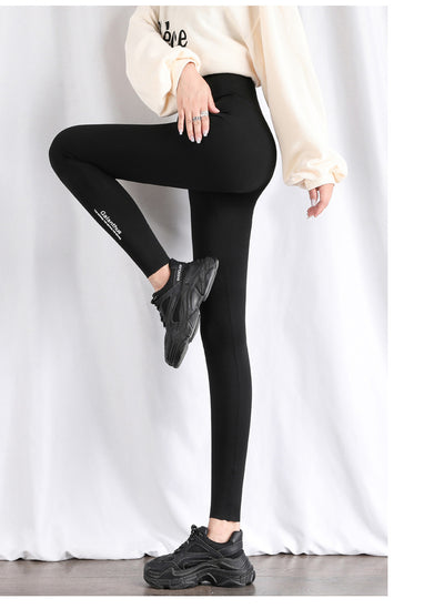Leggins Shark para Mujer: Shorts Ajustados de Tres Cuartos en Negro para Ciclismo - Image 20