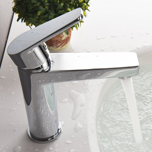 Grifo de Baño Cuadrado en Cobre con Control de Agua Caliente y Fría - Image 2