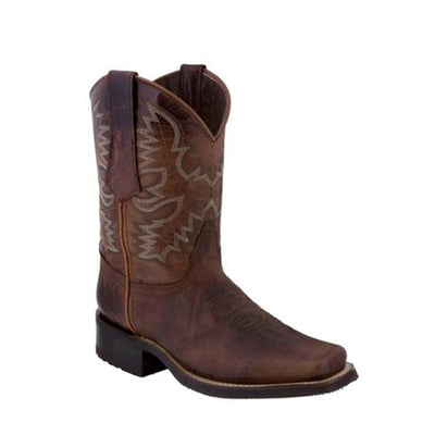 Botas Martin Cortas con Tachuelas - Image 9