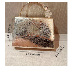 Bolso de Noche Elegante en Cuero Brillante con Solapa - Image 8