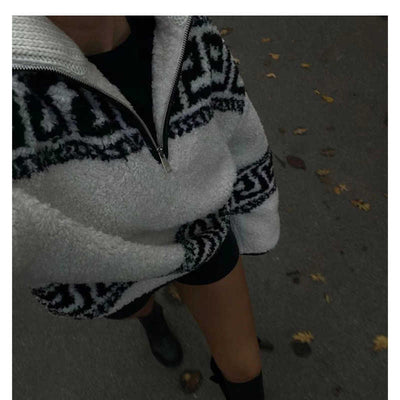 Abrigo de Lana de Cordero con Cremallera y Solapa Ancha - Image 8