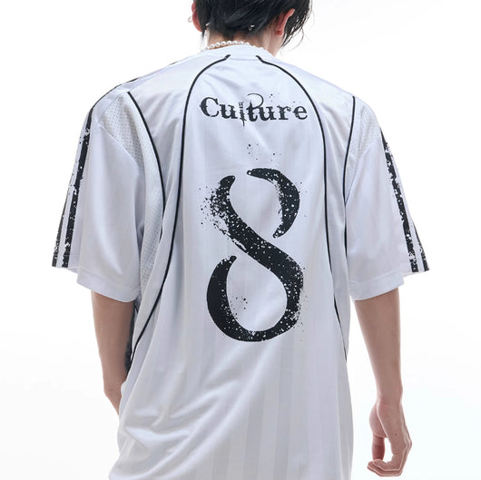 Playera Retro con Costuras en Relieve y Corte Tridimensional - Image 4