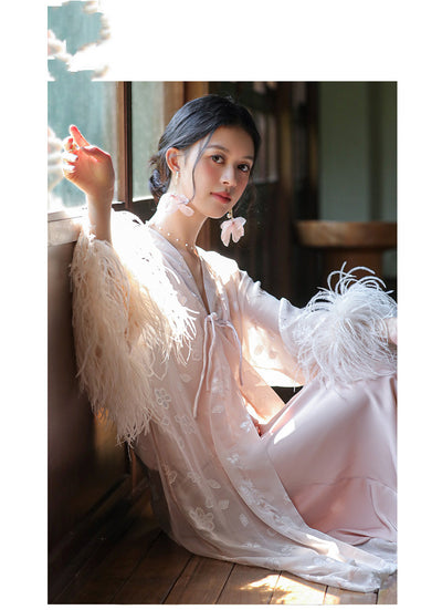 Camisón Nupcial de Plumas de Avestruz - Colección Primavera Otoño - Image 3