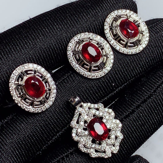 Conjunto de Plata 925 con Rubí Incrustado