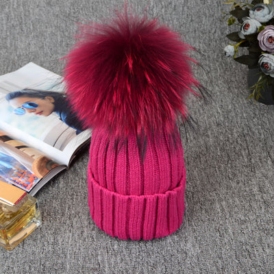 Gorro Invierno Pompón Esponjoso Colores Sólidos - Diseño Elegante y Cálido - Image 4