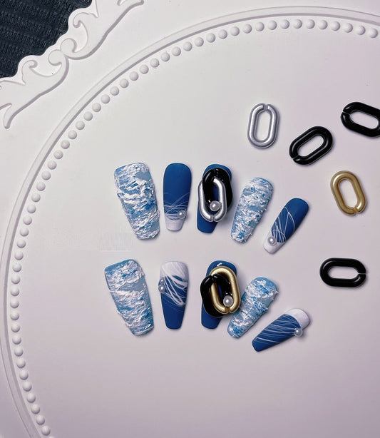 Uñas Postizas de Diseño con Perforaciones - Nail Art Personalizado Europeo - Image 2