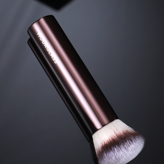 Brocha de Base Inclinada de Cabeza Plana para Maquillaje Profesional - Image 5