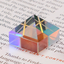 Prisma Geométrico Luminoso de Formas Irregulares - Image 4