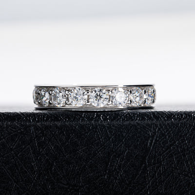 Anillo de Moissanita para Mujer Plata 925 con Diamantes en Línea Simple - Image 11