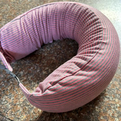 Almohada Cervical en U Minimalista y Versátil - Image 12