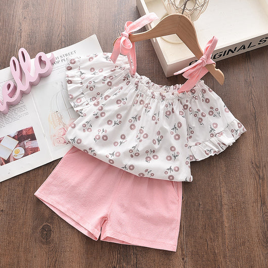 Traje Floral de Dos Piezas con Tirantes para Niña Pequeña - Image 4