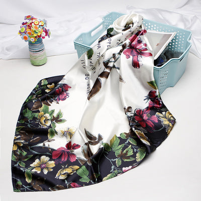 Pañuelo de Seda Artificial Estampado Retro - Accesorio Versátil para Mujer