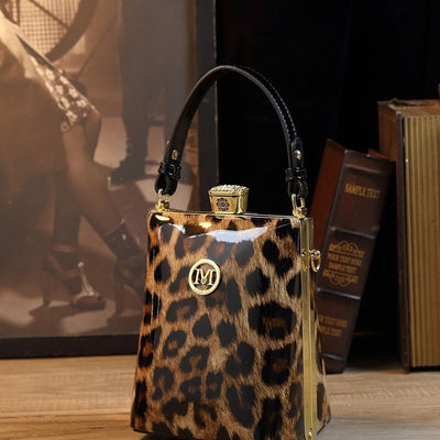 Bolso de Charol Brillante Convertible a Bandolera - Lujo Accesible - Image 3