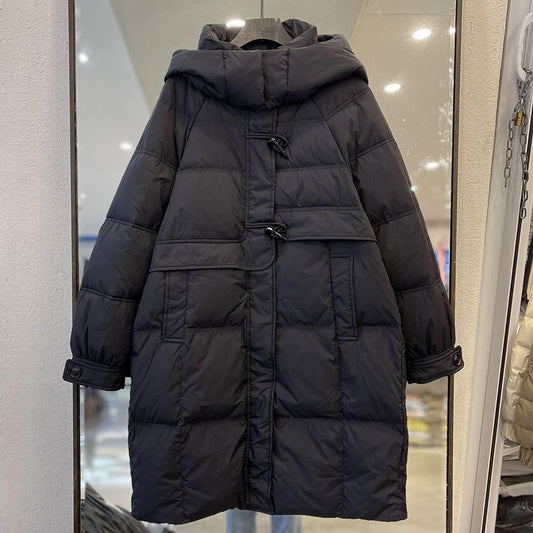 Chaqueta Acolchada Blanca con Capucha y Botones de Cuerno - Corte Estilizado - Image 2
