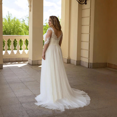 Vestido de Novia Talla Grande Escote V Encaje y Falda Voluminosa - Image 2