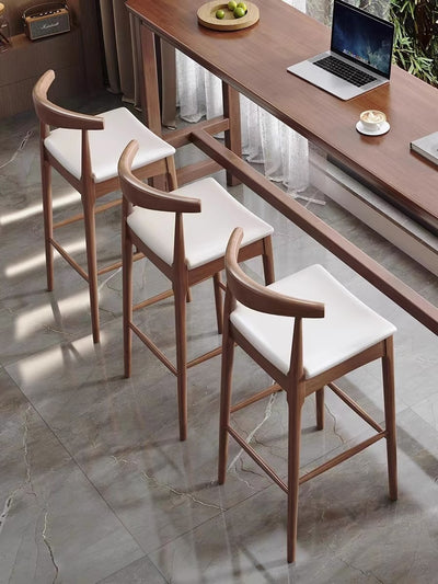 Taburete Minimalista Nórdico en Madera Maciza con Detalles en Cuerno - Image 11