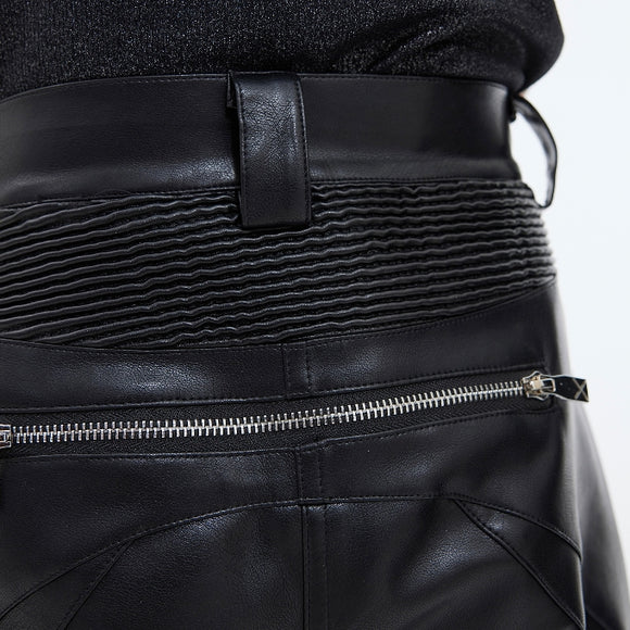 Pantalones de Cuero Punk Bootcut con Detalles de Metal y Costuras 3D