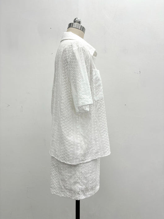 Blusa Corta con Cuello de Solapa y Detalles Calados para Mujer - Image 25