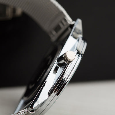 Reloj de Dama con Malla de Plata y Caja Cuadrada - Image 3