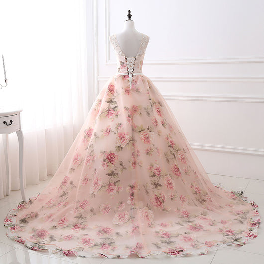 Vestido de Fiesta Elegante con Escote Corazón y Cola Larga - Image 8
