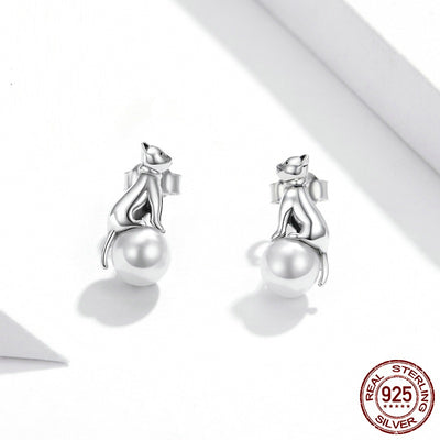 Aretes de Perla con Diseño de Gato Minimalista para Mujer - Image 3