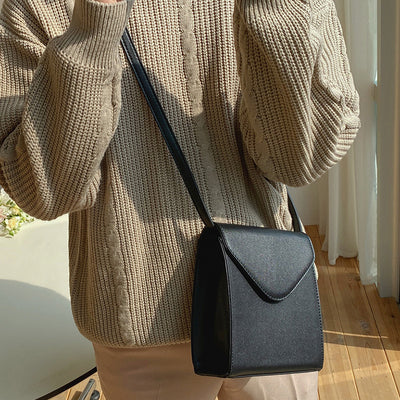 Bolsa Vertical de Cuero para Celular y Accesorios - Image 9
