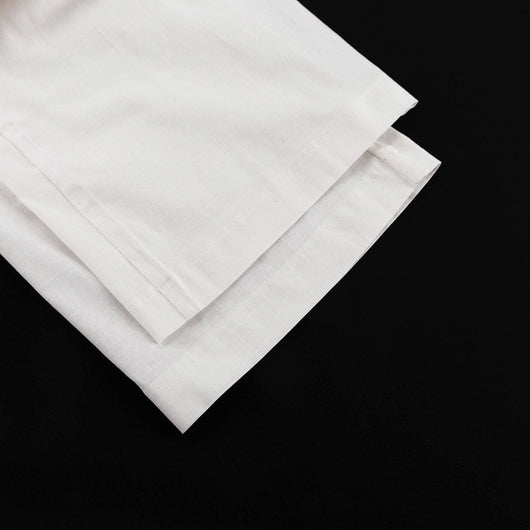 Conjunto Dos Piezas: Blusa Blanca Cropped con Cuello Solapa y Pantalón Ancho Calado con Amarre - Image 25
